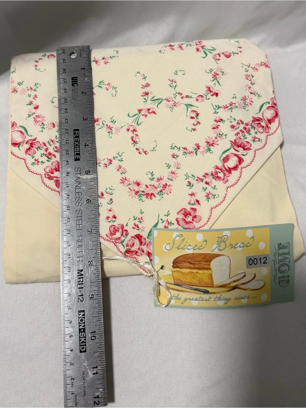 NEW Moda Home Slices of Bread Retro Floral Handkerchief Gift Set - 16 Pack